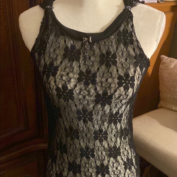 Forever 21 Black and Cream Lace Top - Picture 1 of 8